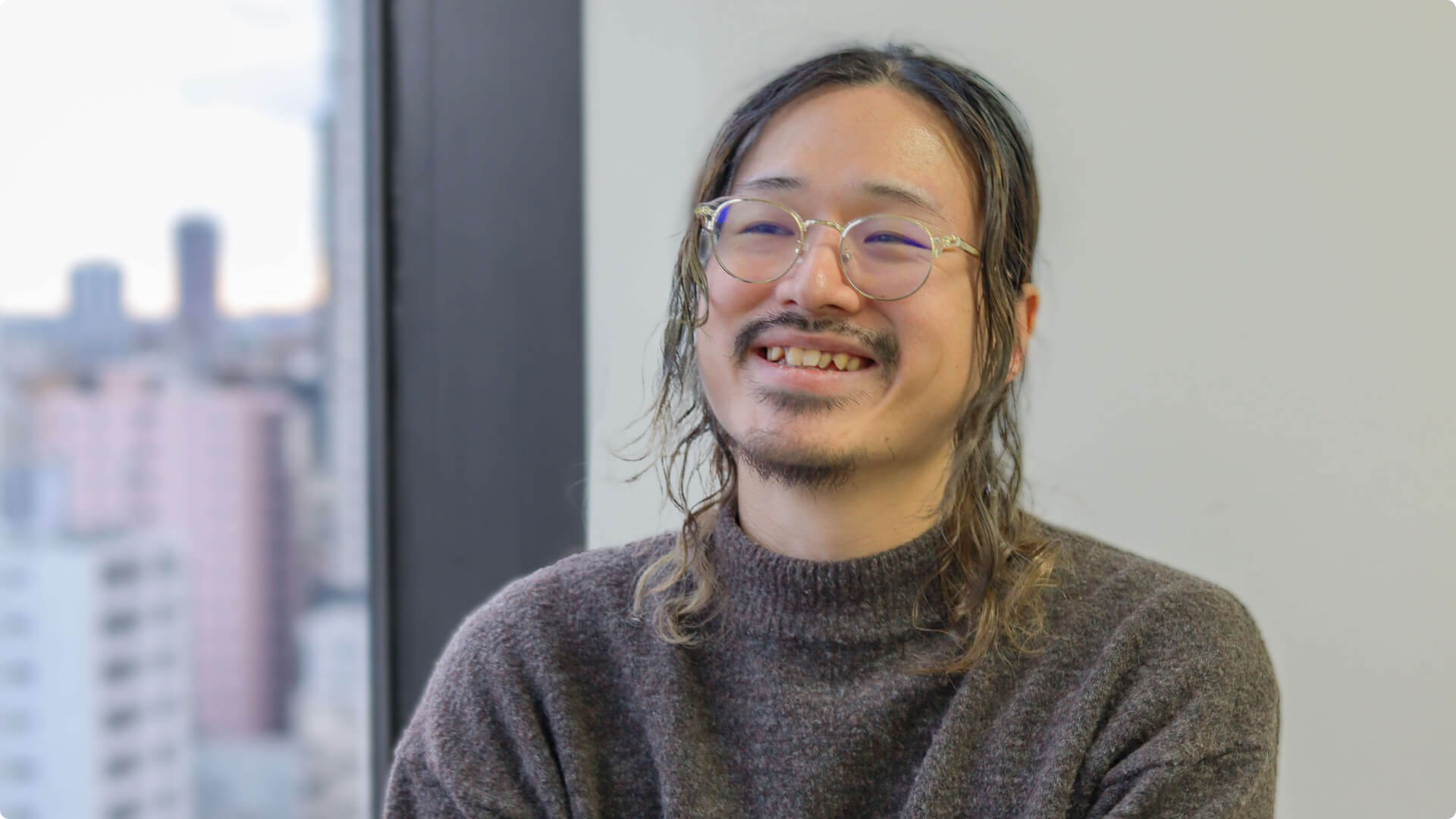 メンバーと話す様子