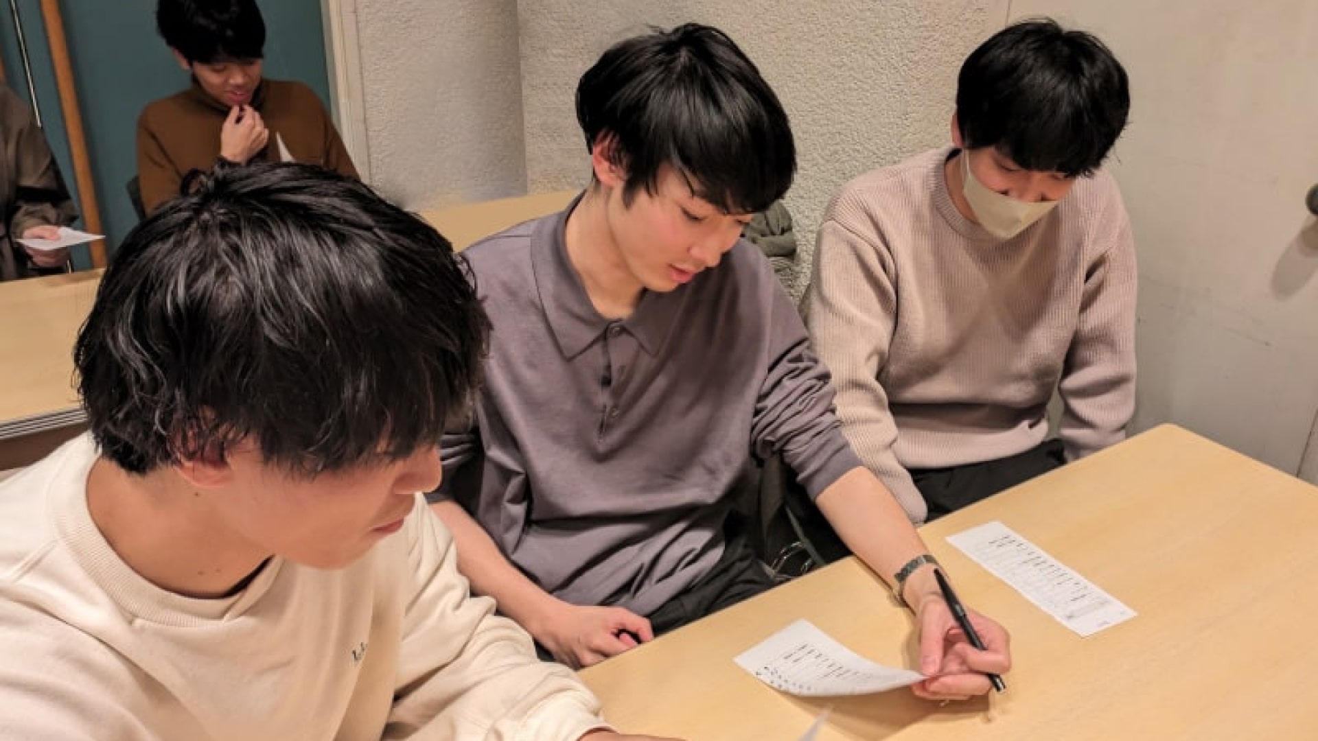 チームで考える様子